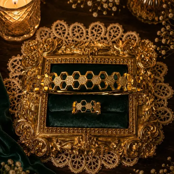 EVARA HEXARA