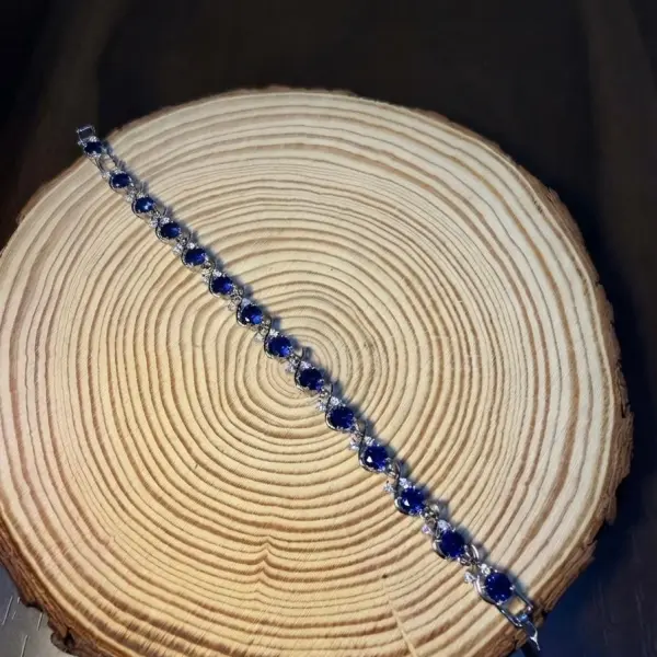 EVARA LAPIS