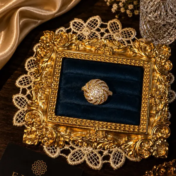 EVARA CELESTIA WHIRL RING